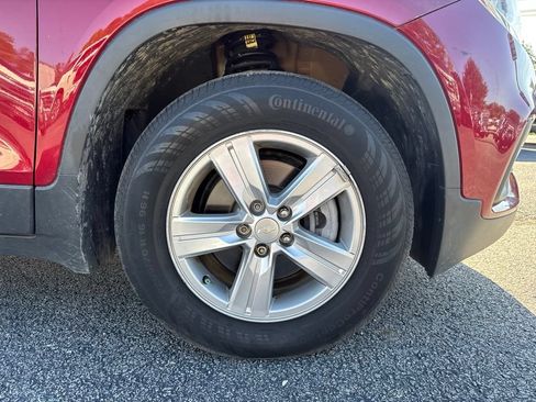 Used 2019 Chevrolet Trax LT FWD image 14