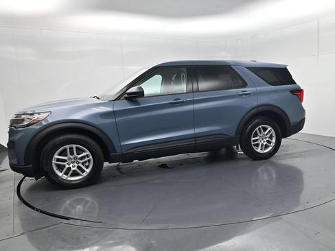 Used 2026 Ford Explorer Active AWD/4WD image 4