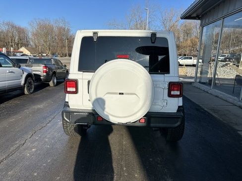 Used 2020 Jeep Wrangler Unlimited Sahara w/ Uconnect 4C Nav & Sound Group image 4