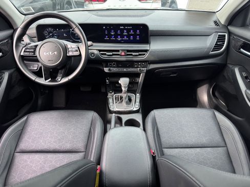 Used 2024 Kia Seltos EX image 25