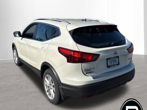 Used 2017 Nissan Rogue Sport SV w/ SV All-Weather Package AWD/4WD image 3