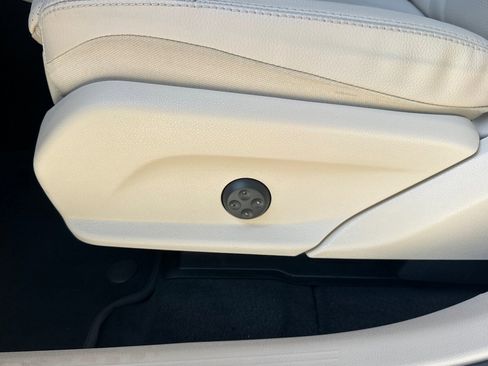 Used 2022 Mercedes-Benz GLC 300 4MATIC image 14