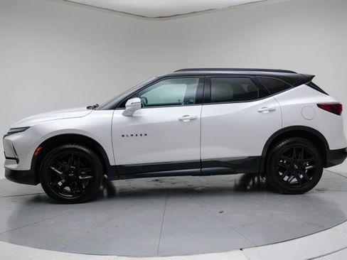 Used 2023 Chevrolet Blazer RS w/ Enhanced Convenience Package FWD image 3