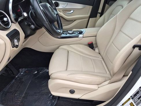 Used 2017 Mercedes-Benz GLC 300 4MATIC image 9
