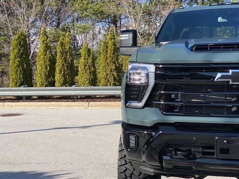 Used 2025 Chevrolet Silverado 3500 LTZ w/ Trail Boss Package image 18