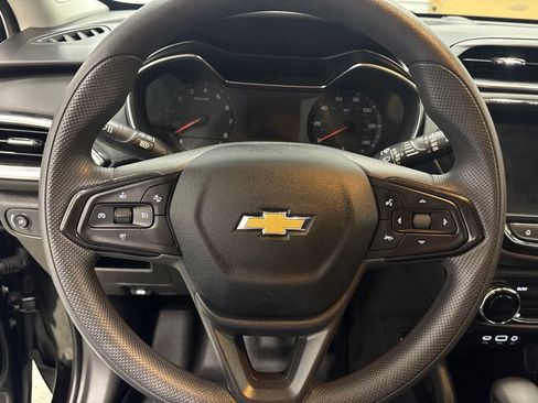 Used 2022 Chevrolet TrailBlazer LT w/ Convenience Package FWD image 22