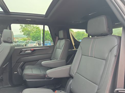 Used 2025 Chevrolet Tahoe RST w/ Comfort Package AWD/4WD image 14