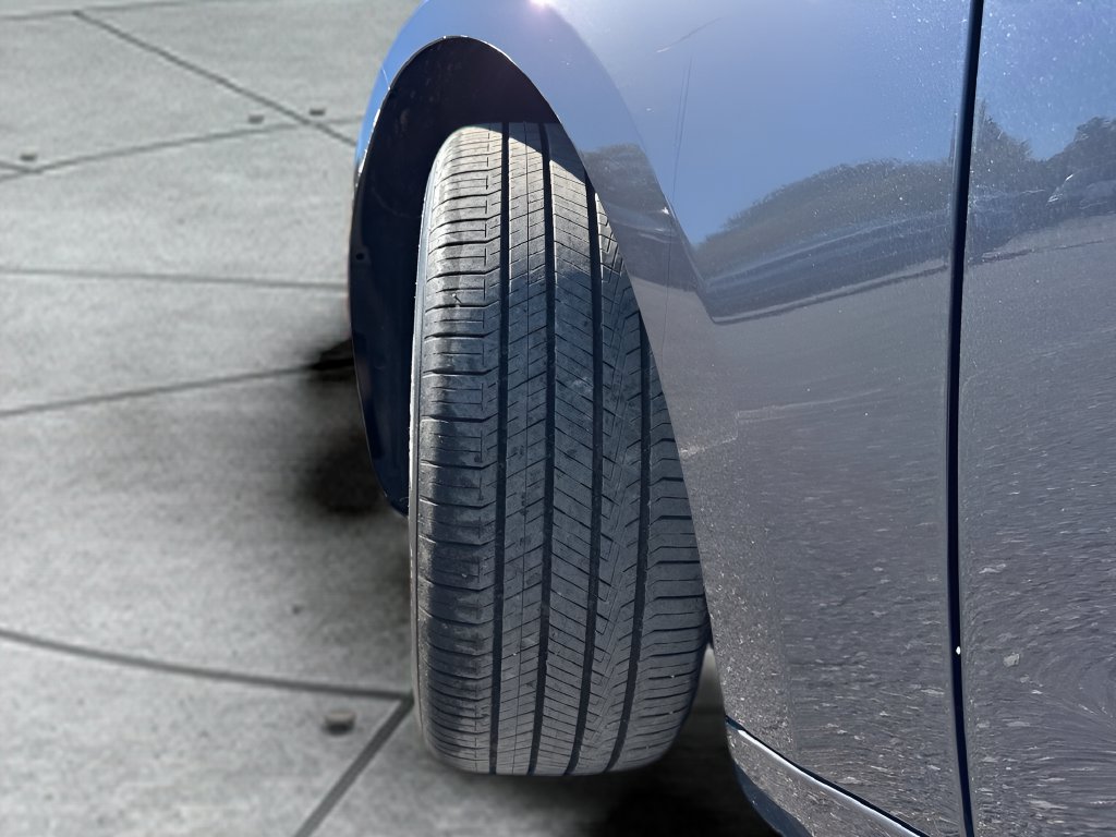 Used 2025 Tesla Model 3 Long Range RWD image 32
