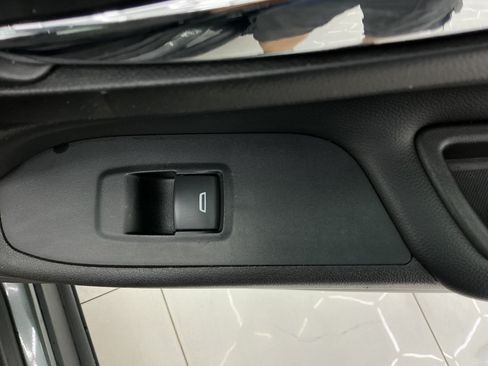 Used 2019 Chevrolet Equinox LT AWD/4WD image 40