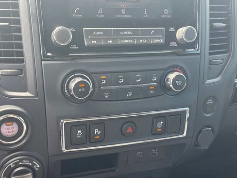 Used 2024 Nissan Titan SV AWD/4WD image 31