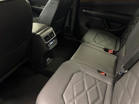 New 2026 Volkswagen Atlas SE image 11