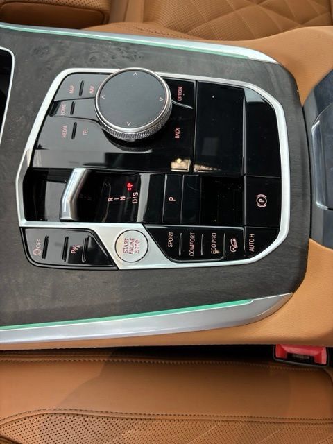 Used 2024 BMW X5 xDrive40i w/ M Sport Package AWD/4WD image 18