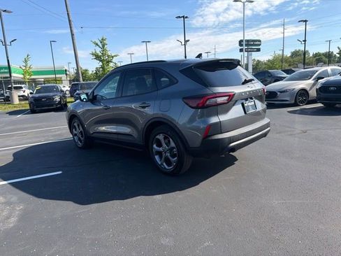 Used 2025 Ford Escape ST-Line FWD image 15