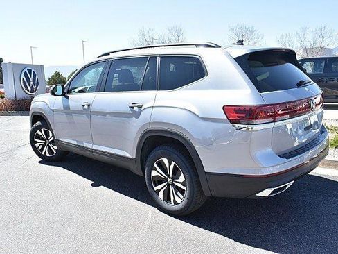 New 2025 Volkswagen Atlas SE image 4