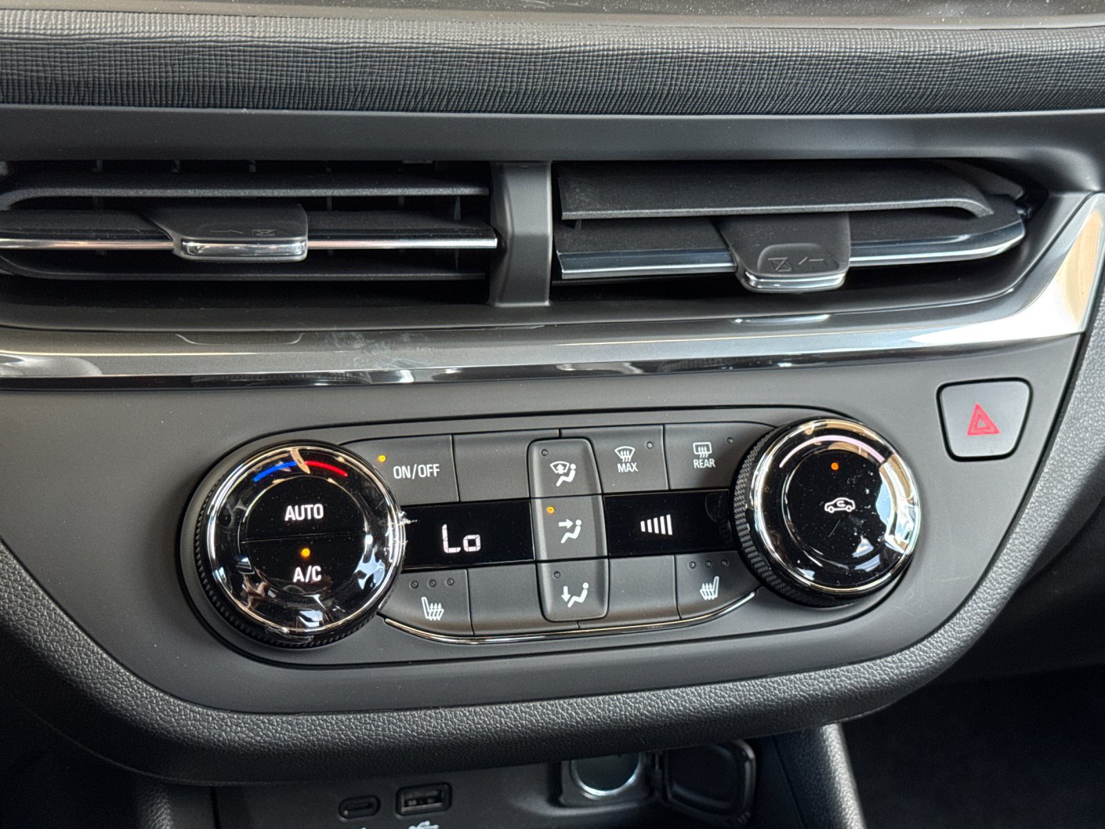 New 2026 Buick Envista Sport Touring w/ Convenience I Package FWD image 20
