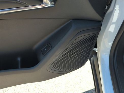 New 2026 Chevrolet Traverse LT w/ Sun and Wheel Package image 24