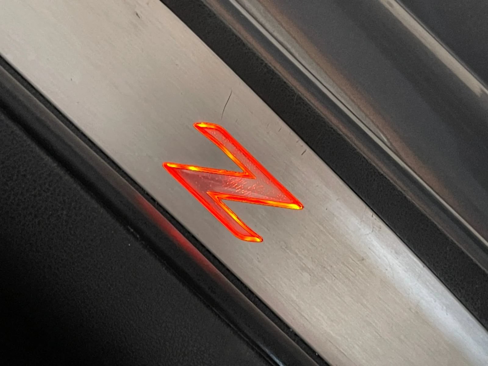 Used 2016 Nissan 370Z Touring RWD image 9