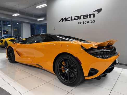 New 2026 McLaren 750S Spider image 2