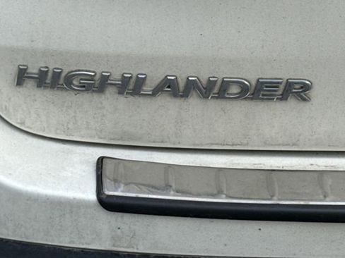 Used 2017 Toyota Highlander XLE image 18