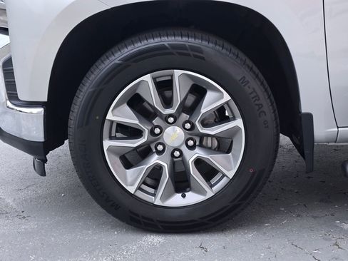 Used 2020 Chevrolet Silverado 1500 LT RWD image 17
