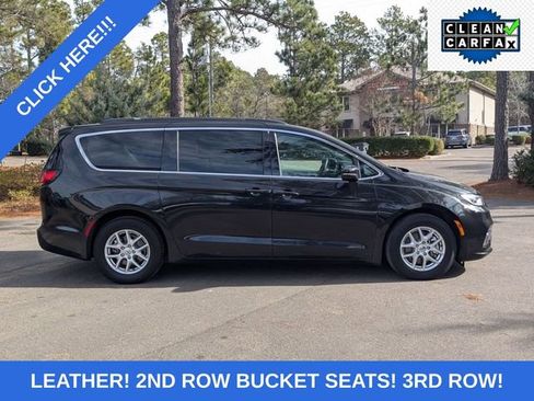 Used 2022 Chrysler Pacifica Touring-L image 2