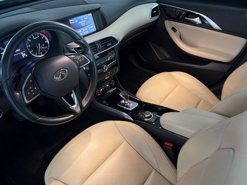 Used 2018 INFINITI QX30 AWD w/ Cargo Package image 9