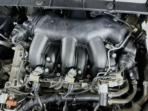 Used 2024 Nissan Pathfinder S image 33