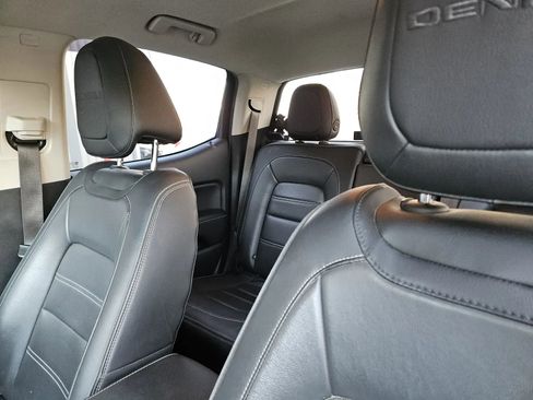 Used 2019 GMC Canyon Denali image 8