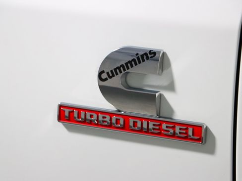 Used 2024 RAM 2500 Tradesman w/ Chrome Appearance Group image 30