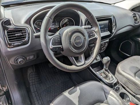 Used 2021 Jeep Compass Latitude FWD image 10