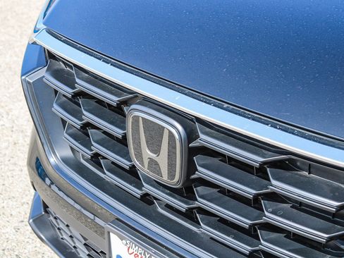Used 2025 Honda CR-V LX image 6