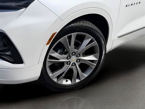 Used 2020 Chevrolet Blazer Premier w/ Driver Confidence II Package FWD image 6