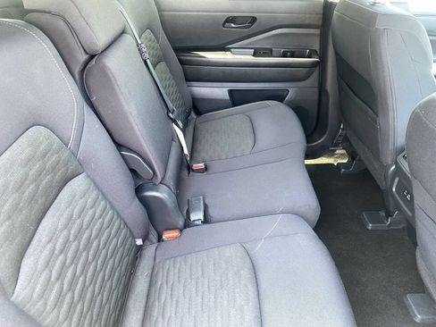 Certified 2024 Nissan Pathfinder SV FWD image 12