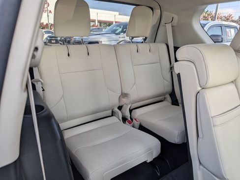 Used 2022 Lexus GX 460 Premium w/ Premium Package AWD/4WD image 30
