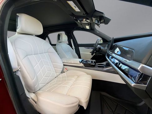 Used 2023 BMW 760i xDrive w/ Executive Package AWD/4WD image 16