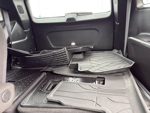 Used 2023 Chevrolet Traverse LT w/ LPO, Floor Liner Package image 37