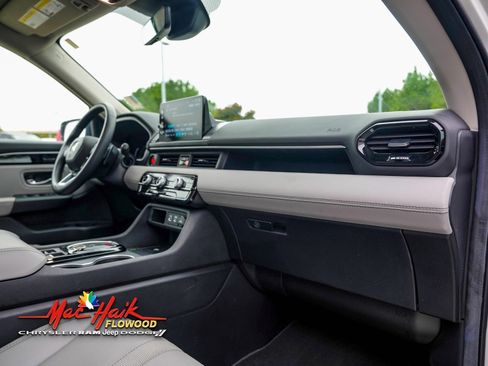 Used 2023 Honda Pilot Touring image 15