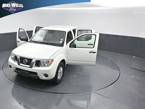 Used 2018 Nissan Frontier SV image 26