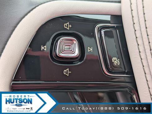 New 2026 Lincoln Aviator 2WD w/ Jet Appearance Package image 20