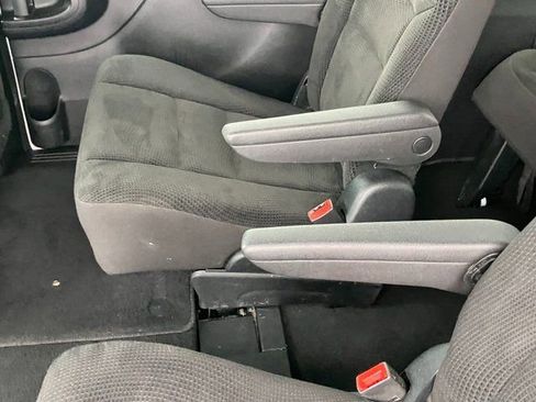 Used 2020 Dodge Grand Caravan SE image 17