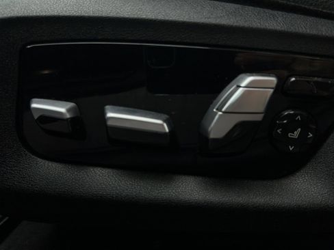 Used 2018 BMW M550i xDrive image 27