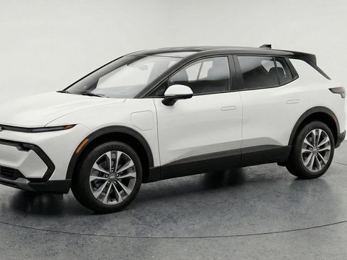 Used 2025 Chevrolet Equinox LT FWD image 3