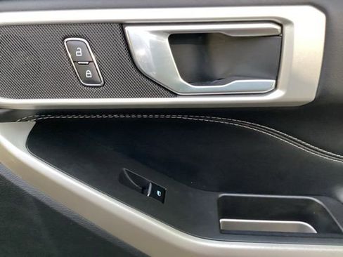 Used 2022 Ford Explorer XLT w/ Equipment Group 202A image 22