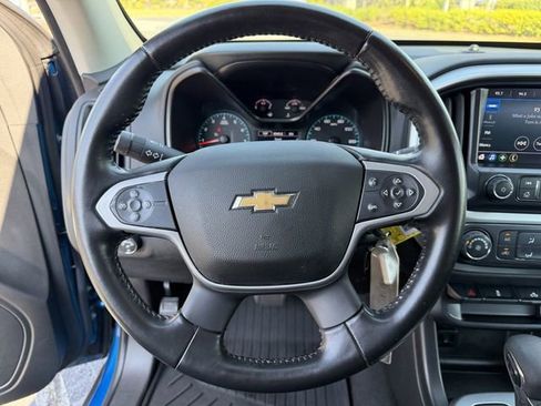 Used 2022 Chevrolet Colorado LT w/ LT Convenience Package image 14
