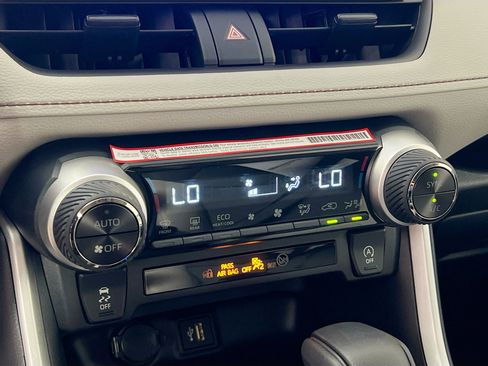 New 2025 Toyota RAV4 XLE image 27