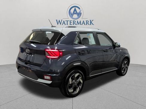 Used 2025 Hyundai Venue Limited FWD image 6