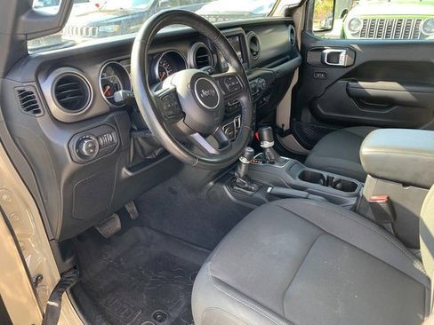 Used 2022 Jeep Gladiator Willys image 20