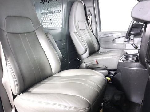 Used 2013 Chevrolet Express 1500 RWD image 30