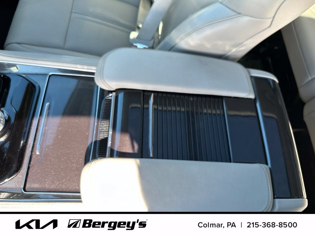Used 2024 Jeep Wagoneer 4WD w/ Premium Group I image 21