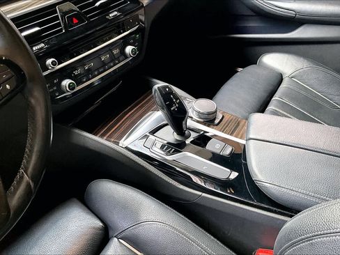 Used 2017 BMW 530i image 16